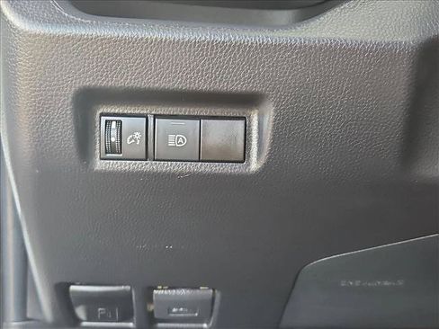 Used 2021 Toyota RAV4 XLE FWD image 16