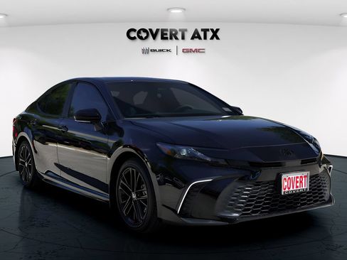 Used 2025 Toyota Camry SE w/ Convenience Package FWD image 9