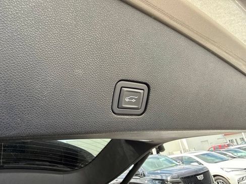 Used 2022 Cadillac XT6 Premium Luxury w/ Technology Package AWD/4WD image 7