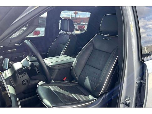 Used 2024 GMC Sierra 1500 AT4X image 28