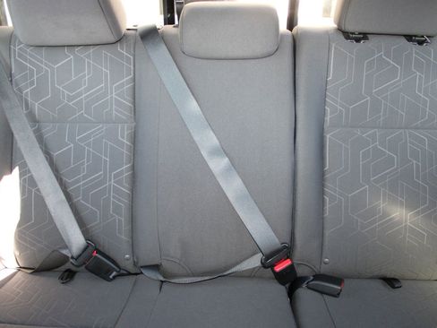 Used 2016 Toyota Tacoma TRD Off-Road image 15