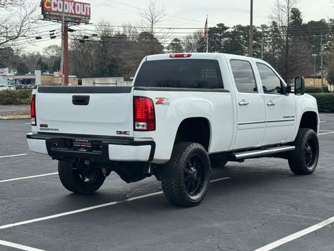 Used 2014 GMC Sierra 2500 Denali w/ Suspension Package, Off-Road image 6