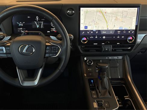 Used 2024 Lexus GX 550 image 16