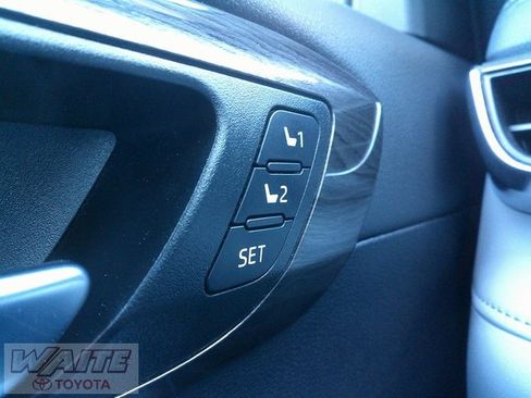 Used 2023 Toyota Highlander Limited image 21