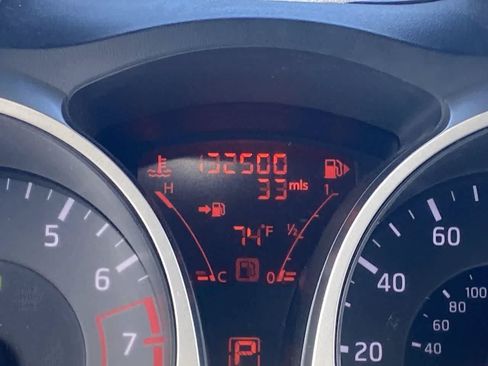 Used 2011 Nissan Juke SV AWD/4WD image 15