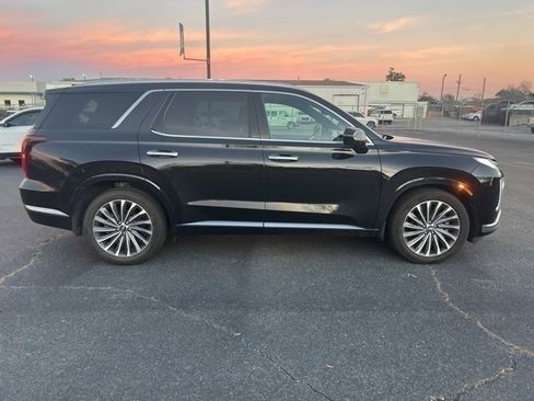 Used 2024 Hyundai Palisade Calligraphy image 5