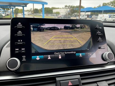 Used 2018 Honda Accord Touring image 26