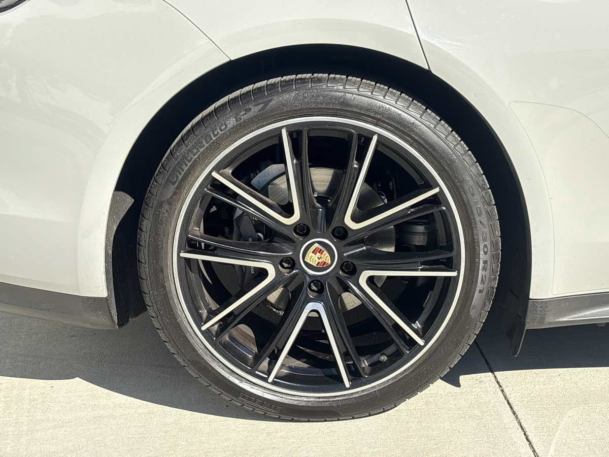 Used 2022 Porsche Panamera Platinum Edition w/ Assistance Package RWD image 9