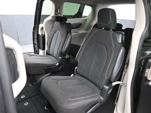 Used 2023 Chrysler Voyager LX FWD image 15