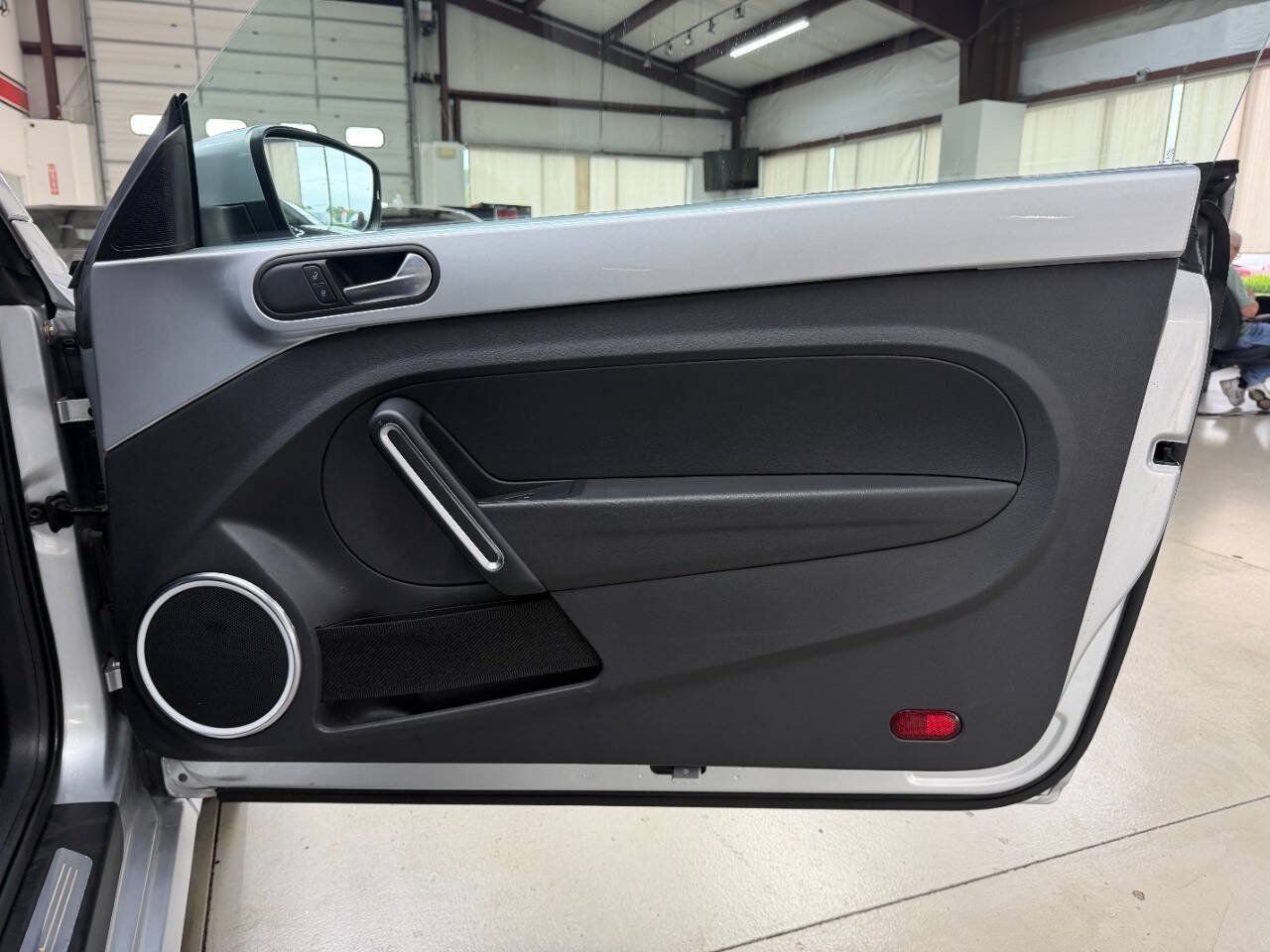 Used 2012 Volkswagen Beetle 2.5 FWD image 12