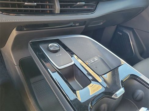 Certified 2025 Buick Enclave Preferred image 27