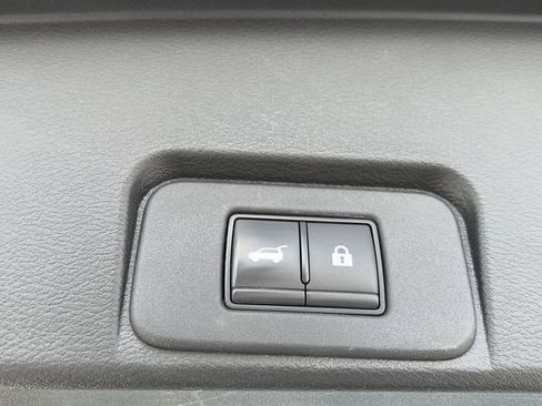 Certified 2022 Nissan Rogue Platinum w/ Head-Up Display Package AWD/4WD image 11