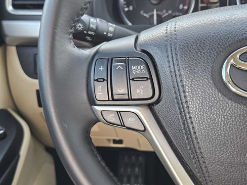Used 2016 Toyota Highlander Limited FWD image 28