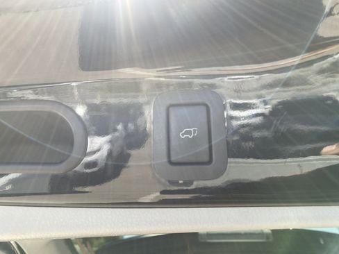 Used 2016 Toyota Highlander XLE FWD image 20