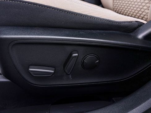 Used 2021 Ford Escape SE image 19