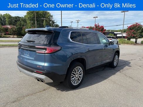 Used 2025 GMC Acadia Denali FWD image 4