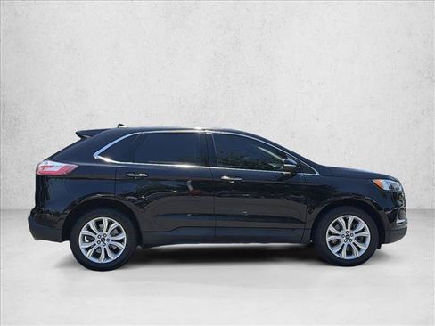 Used 2022 Ford Edge Titanium AWD/4WD image 4