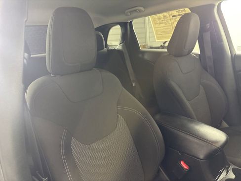 Used 2020 Jeep Cherokee Latitude image 25