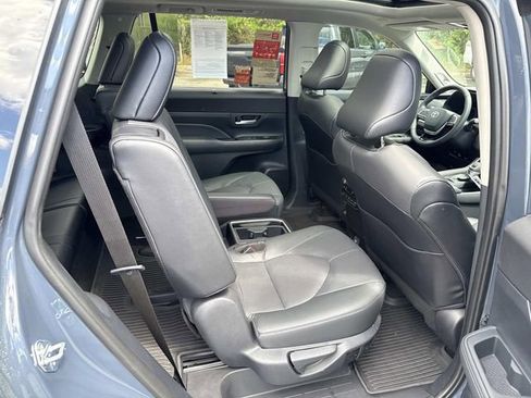 Used 2026 Toyota Grand Highlander AWD image 11