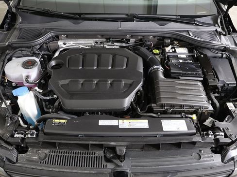 Used 2025 Volkswagen Golf R Black Edition image 25