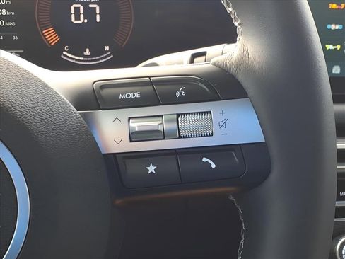 Used 2025 Hyundai Santa Cruz SE image 28