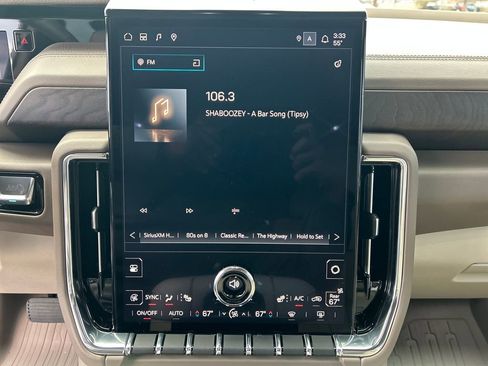 Certified 2025 GMC Yukon XL Denali w/ Sun & Power Step Package image 24