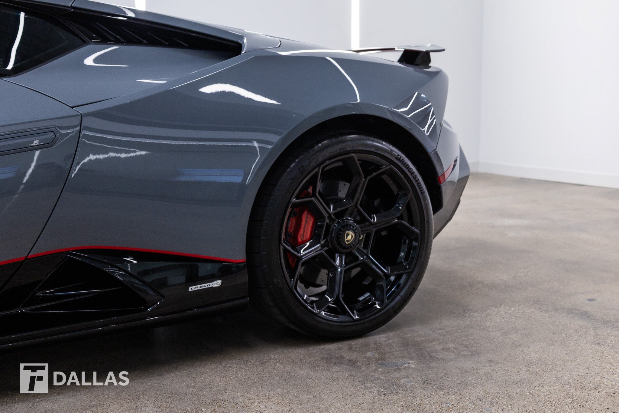 Used 2023 Lamborghini Huracan Tecnica RWD image 6