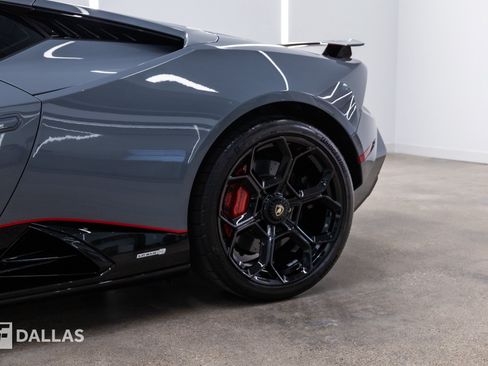 Used 2023 Lamborghini Huracan Tecnica RWD image 6