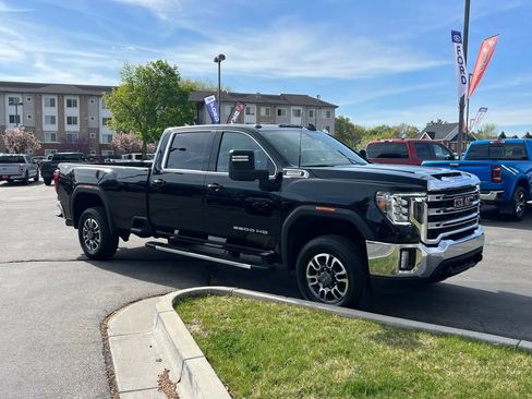 Used 2023 GMC Sierra 3500 SLE w/ X31 Off-Road Package AWD/4WD image 4