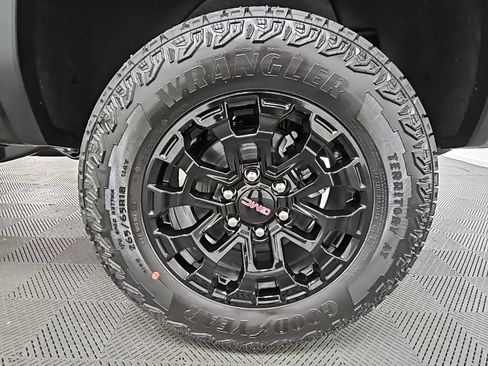 New 2026 GMC Canyon Elevation w/ Convenience Package image 43