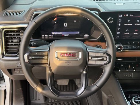 Used 2024 GMC Canyon AT4 w/ Canyon Safety Plus Package AWD/4WD image 28