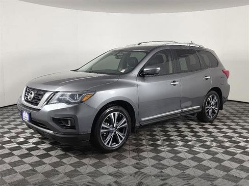 Used 2018 Nissan Pathfinder Platinum AWD/4WD image 9