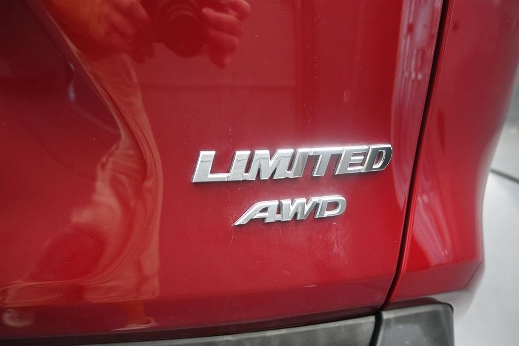 Used 2019 Toyota RAV4 Limited w/ Cold Weather Package AWD/4WD image 11