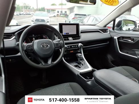 Used 2024 Toyota RAV4 XLE FWD image 12