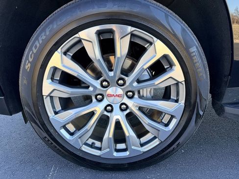 Used 2022 GMC Yukon Denali image 8