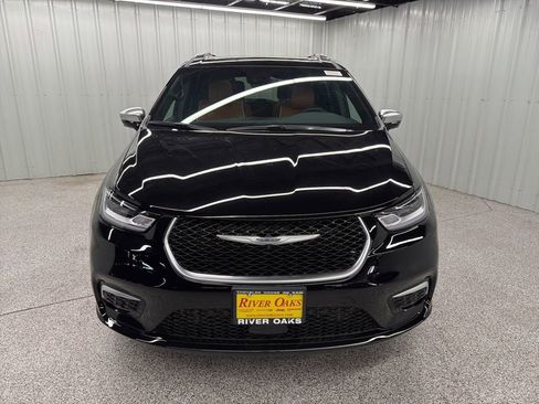 New 2026 Chrysler Pacifica Pinnacle w/ Trailer Tow Group image 2