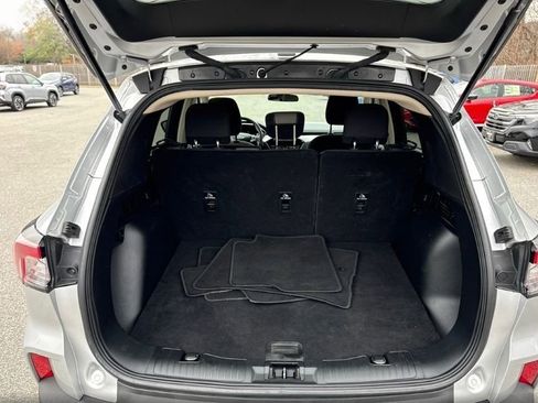 Used 2020 Ford Escape SE image 12