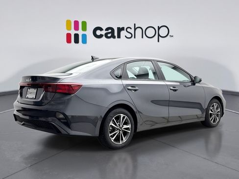 Used 2024 Kia Forte LXS w/ LXS Technology Package FWD image 5