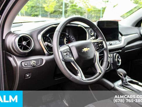 Used 2025 Chevrolet Blazer LT FWD image 22