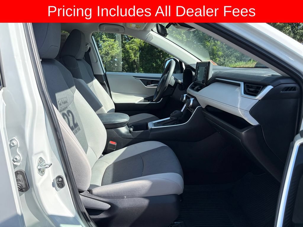 Used 2022 Toyota RAV4 XLE FWD image 28