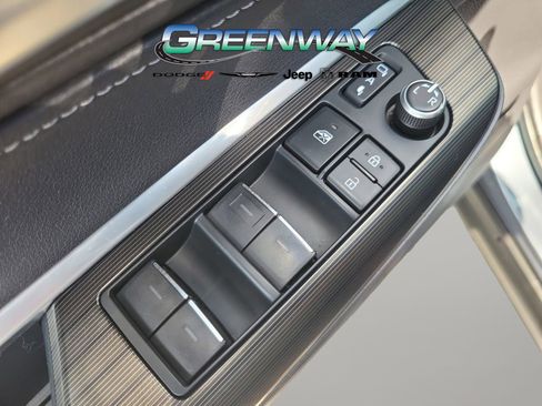Used 2024 Toyota Venza Limited AWD/4WD image 25