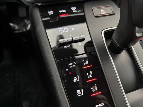 Certified 2023 Porsche Macan image 31