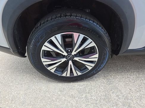 Used 2023 Nissan Rogue SV AWD/4WD image 23