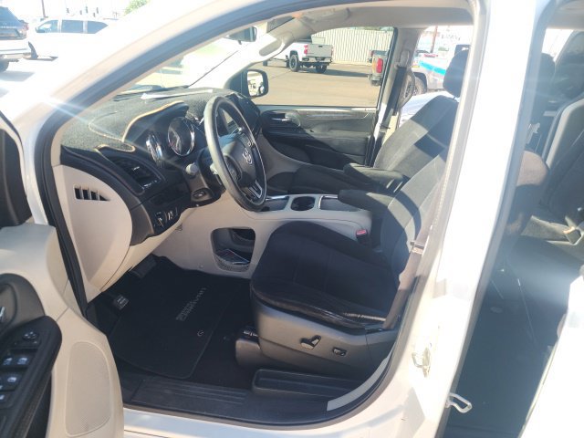 Used 2013 Dodge Grand Caravan SXT FWD image 12