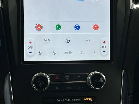 Used 2022 Ford Edge Titanium w/ Equipment Group 301A image 25