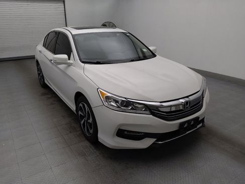 Used 2017 Honda Accord EX image 13