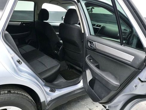 Used 2018 Subaru Outback 2.5i Premium image 9