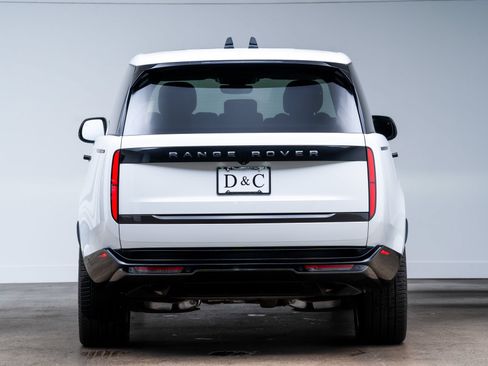 Used 2025 Land Rover Range Rover SE AWD/4WD image 5