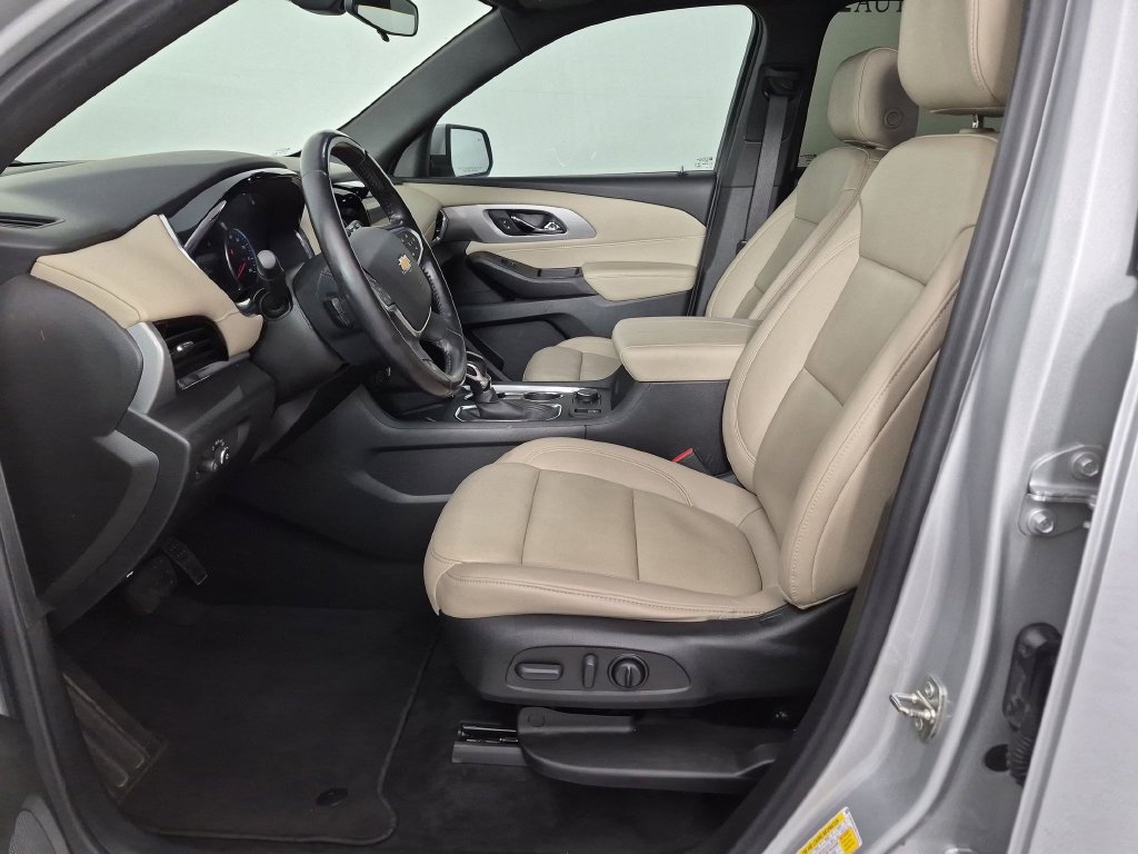 Certified 2022 Chevrolet Traverse LT FWD image 17
