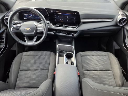 Used 2025 Chevrolet Equinox LT FWD image 12